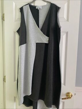 Two-Tone Black & Light Gray Asymmetrical Dress or tunic - size 1X